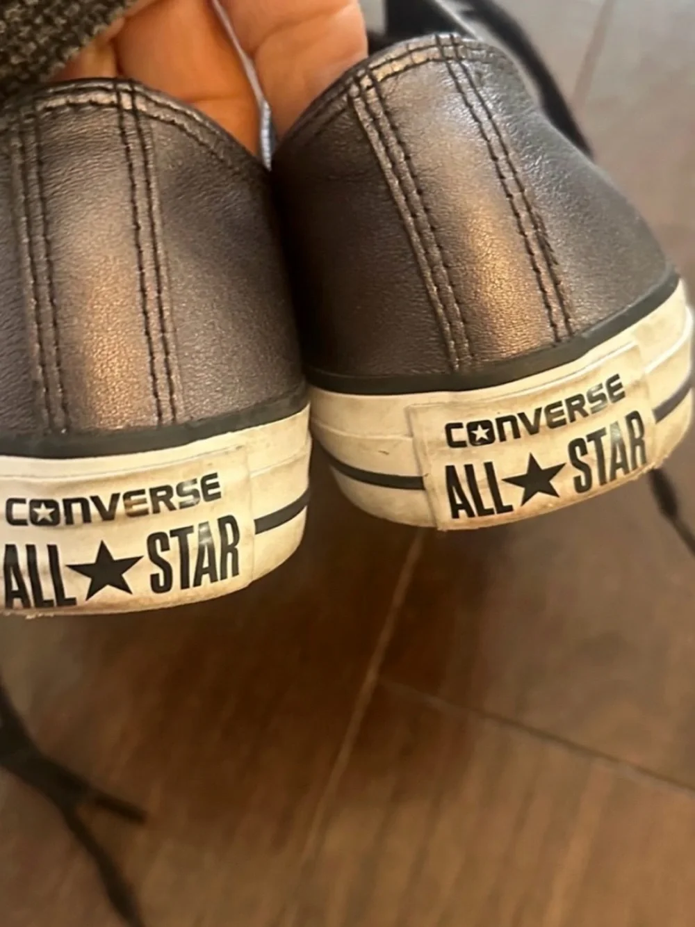 Converse Metallic Grey Leather Low-Top Sneakers 8.5 - Picture 3 of 7